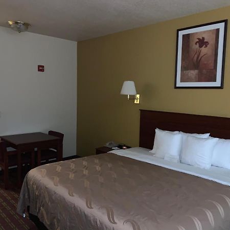 Holiday Inn Express - Wichita North - Park City By Ihg Екстер'єр фото