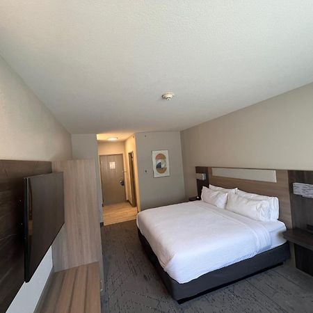 Holiday Inn Express - Wichita North - Park City By Ihg Екстер'єр фото