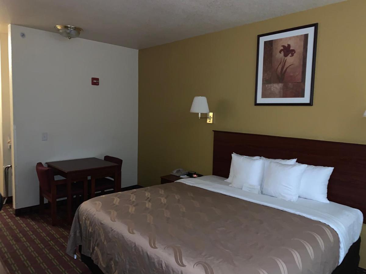Holiday Inn Express - Wichita North - Park City By Ihg Екстер'єр фото